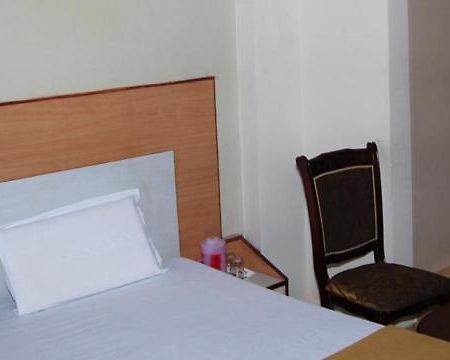 Hotel Pasuparthy Residency Тирупати Екстериор снимка